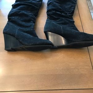 Black suede wedge boots